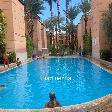 Riad Nezha Avec Jacuzzi Et 3 Piscines Au Coeur De Marrakesh Exterior photo