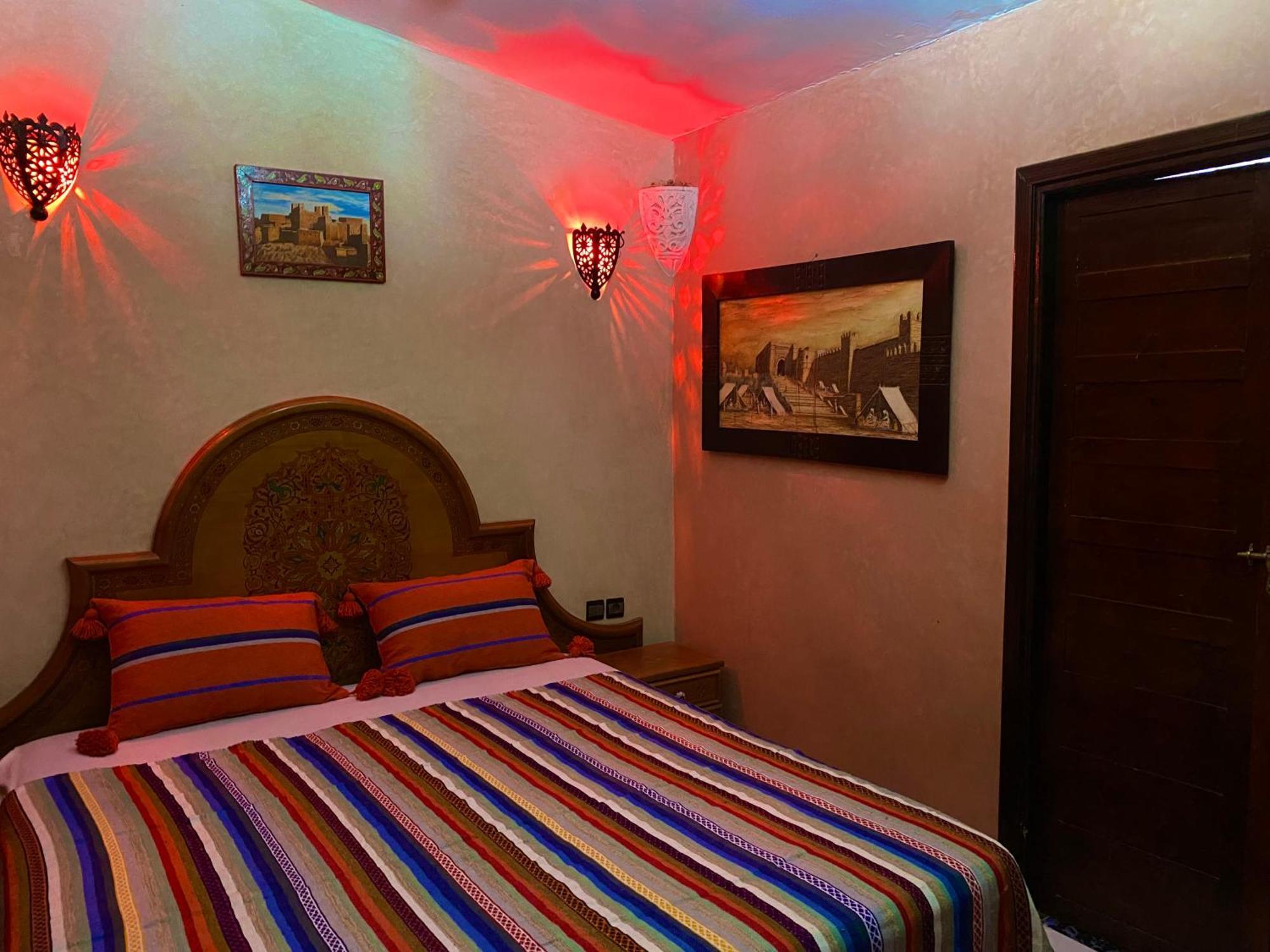 Riad Nezha Avec Jacuzzi Et 3 Piscines Au Coeur De Marrakesh Exterior photo