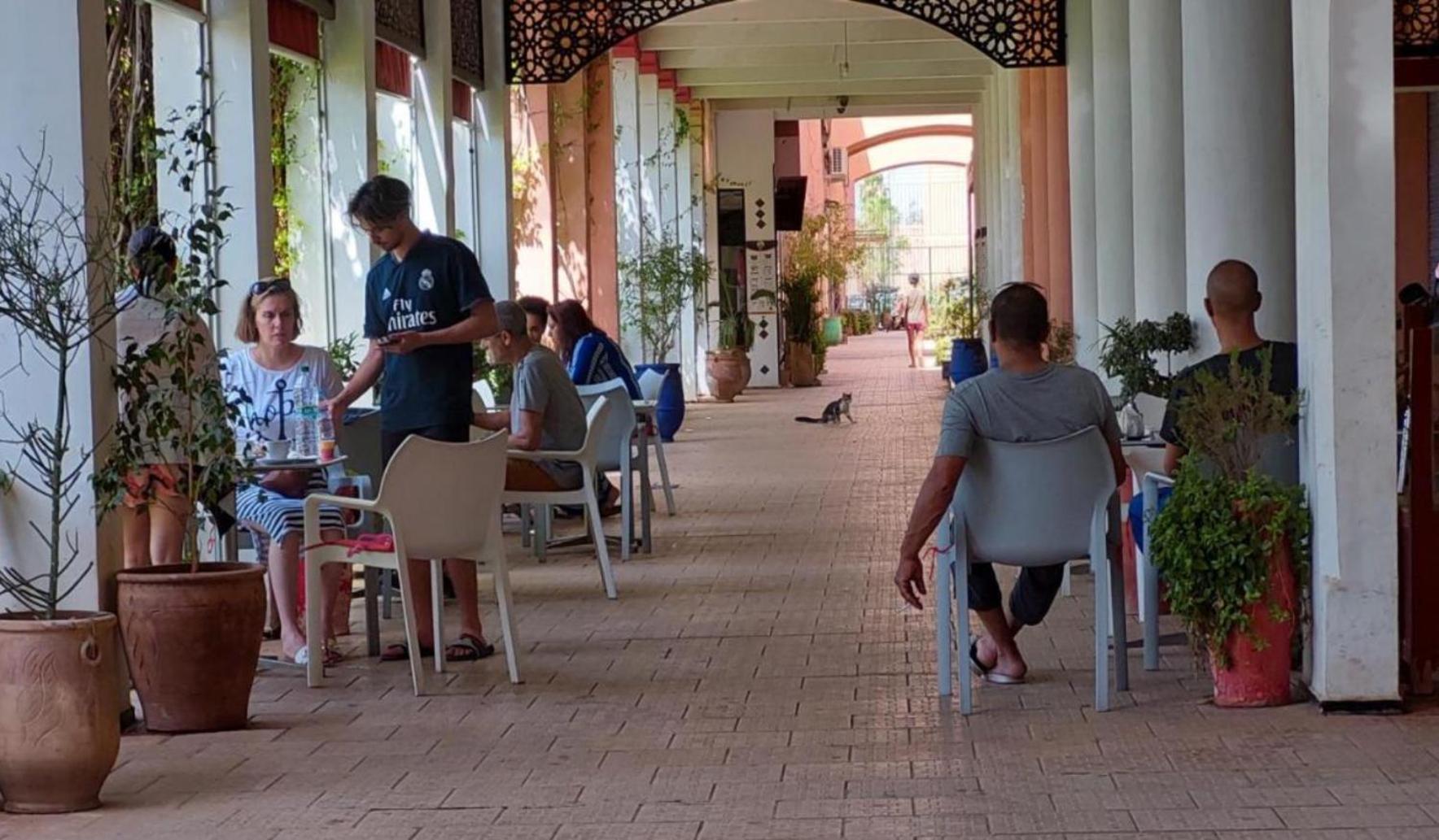 Riad Nezha Avec Jacuzzi Et 3 Piscines Au Coeur De Marrakesh Exterior photo