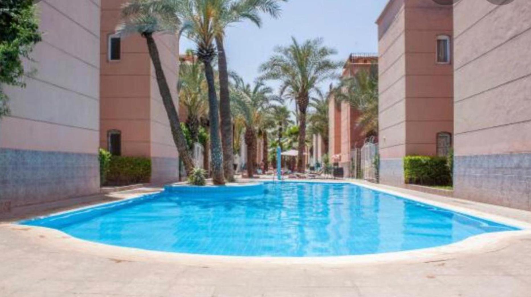 Riad Nezha Avec Jacuzzi Et 3 Piscines Au Coeur De Marrakesh Exterior photo