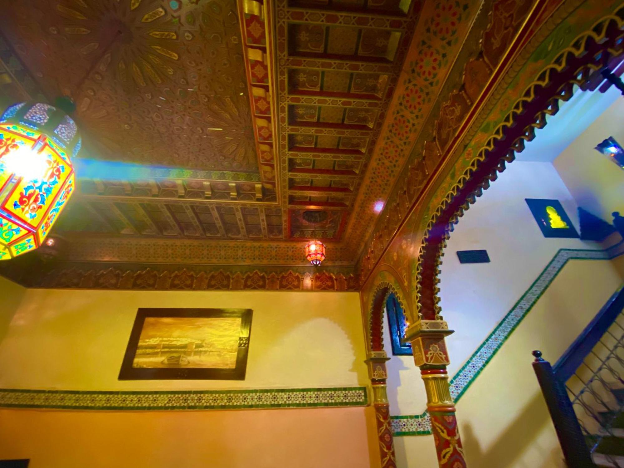 Riad Nezha Avec Jacuzzi Et 3 Piscines Au Coeur De Marrakesh Exterior photo