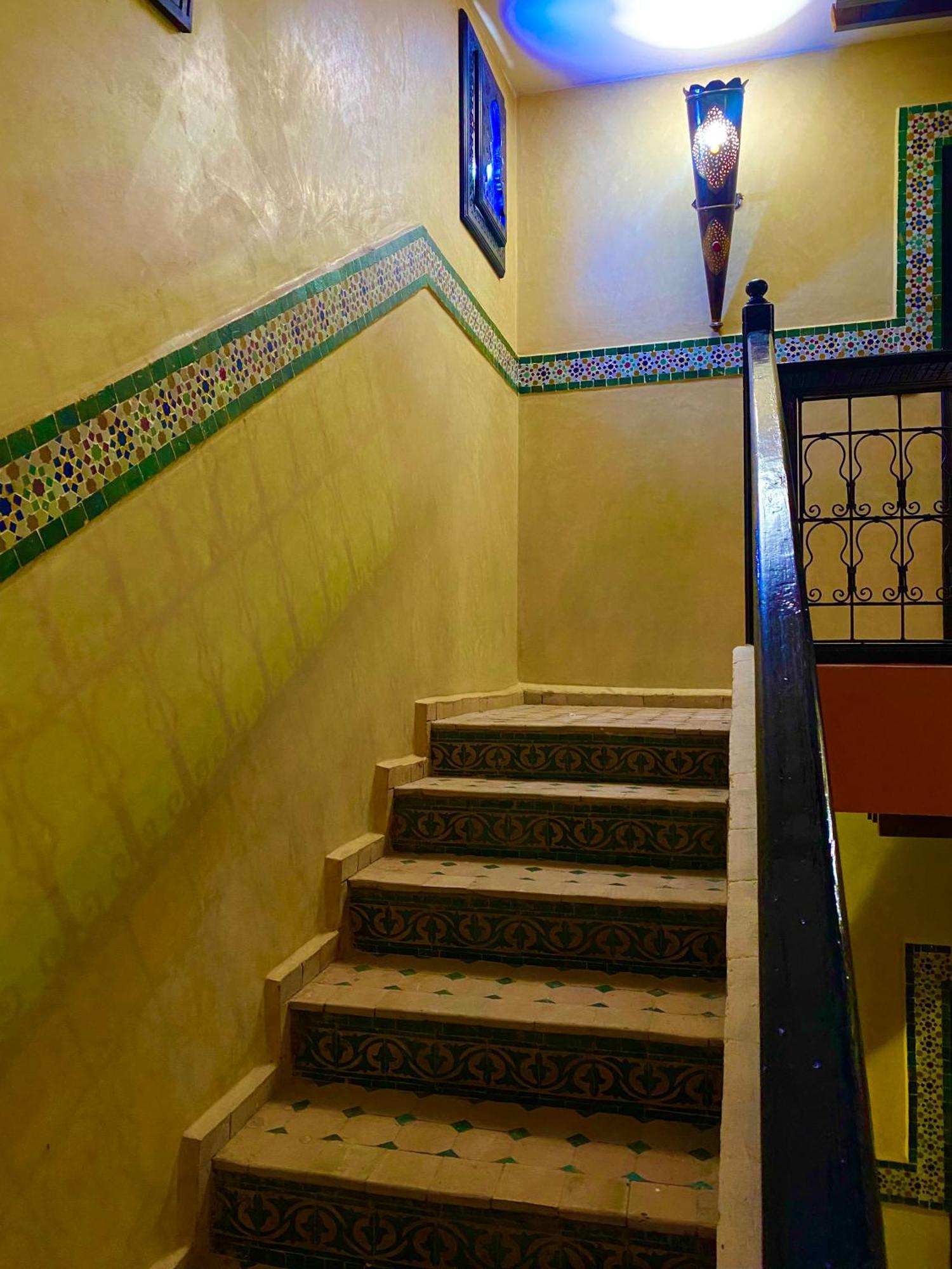 Riad Nezha Avec Jacuzzi Et 3 Piscines Au Coeur De Marrakesh Exterior photo